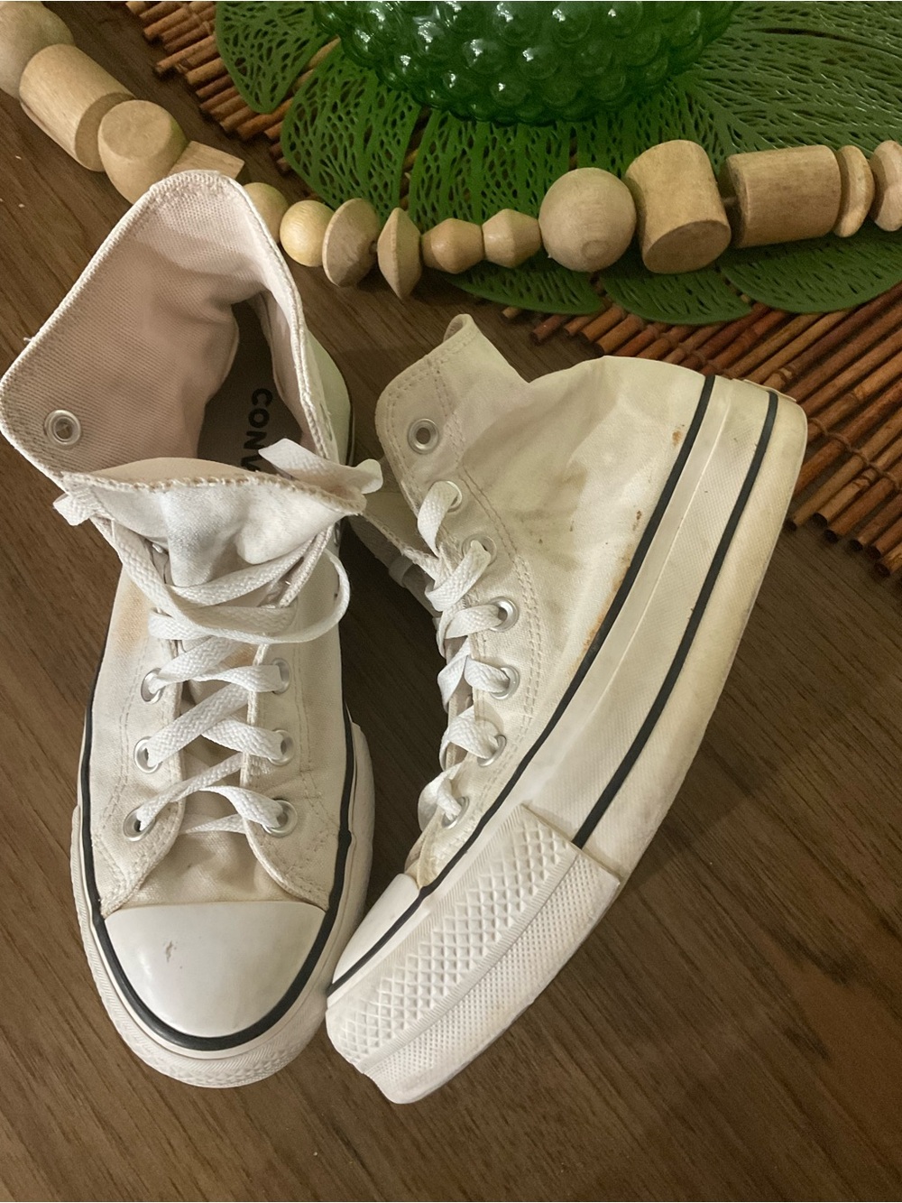 Size 7.5 Women- Converse Chuck Taylor All Star High Classic White